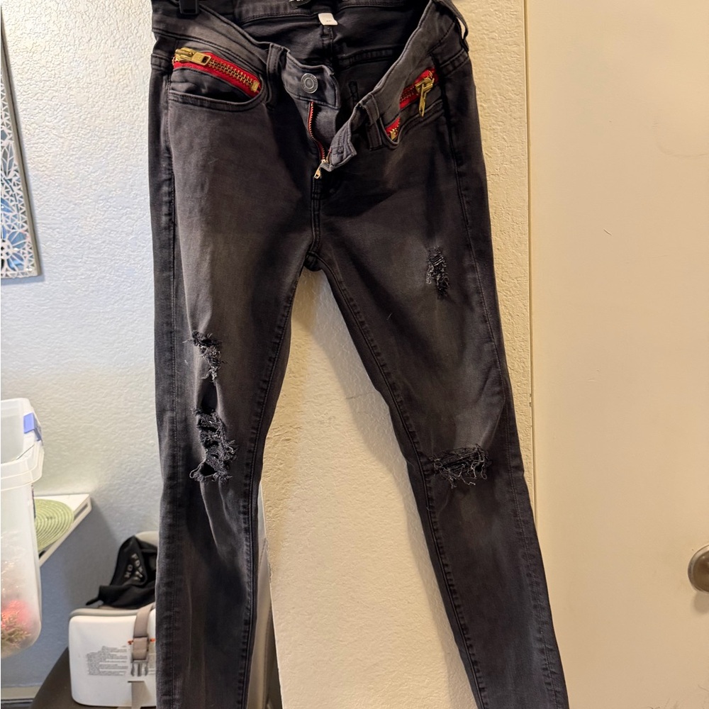 Trendy Black Distressed Skinny Jeans